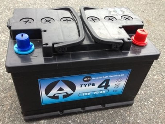 Starterbatterie AT 4 12 V 70 Ah